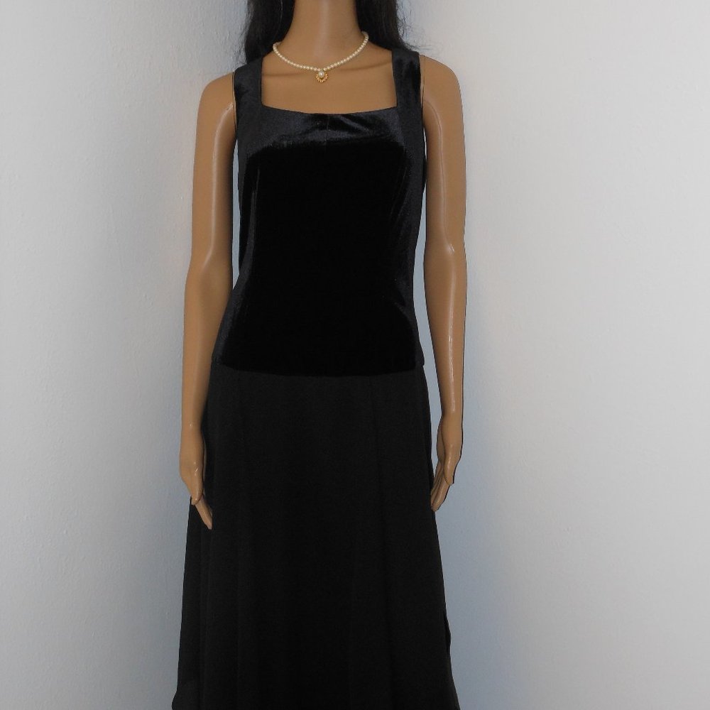 KAMISATO BEAUTIFUL BLACK VELVET EVENING DRESS SIZE 12
